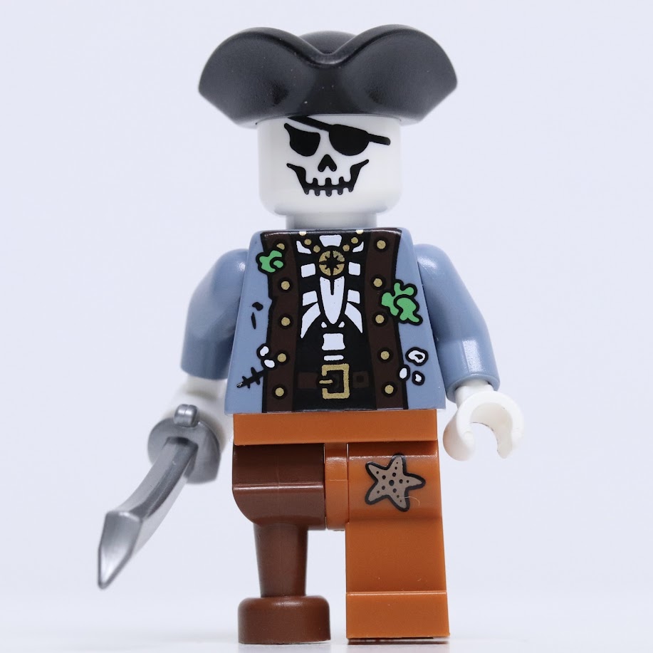 KTown Bricks Alchemy Skeleton Pirate 01