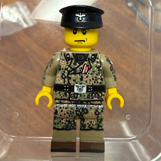 Brickmania King Tiger Commander V1