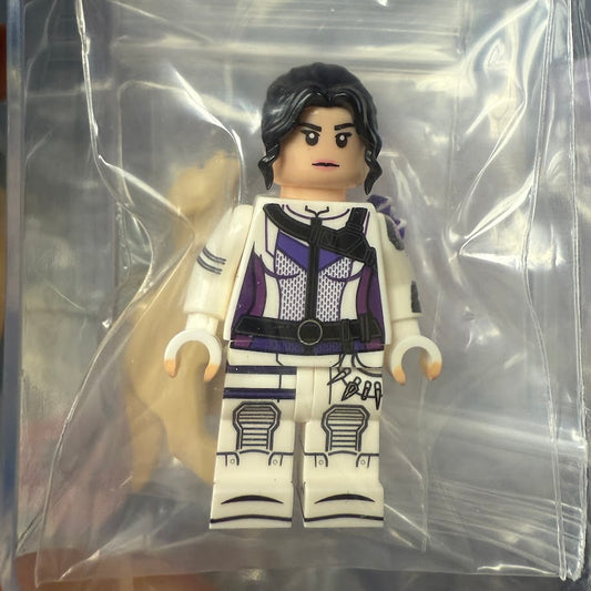 Jaka Kate Bishop (Hawkeye) - Variant White