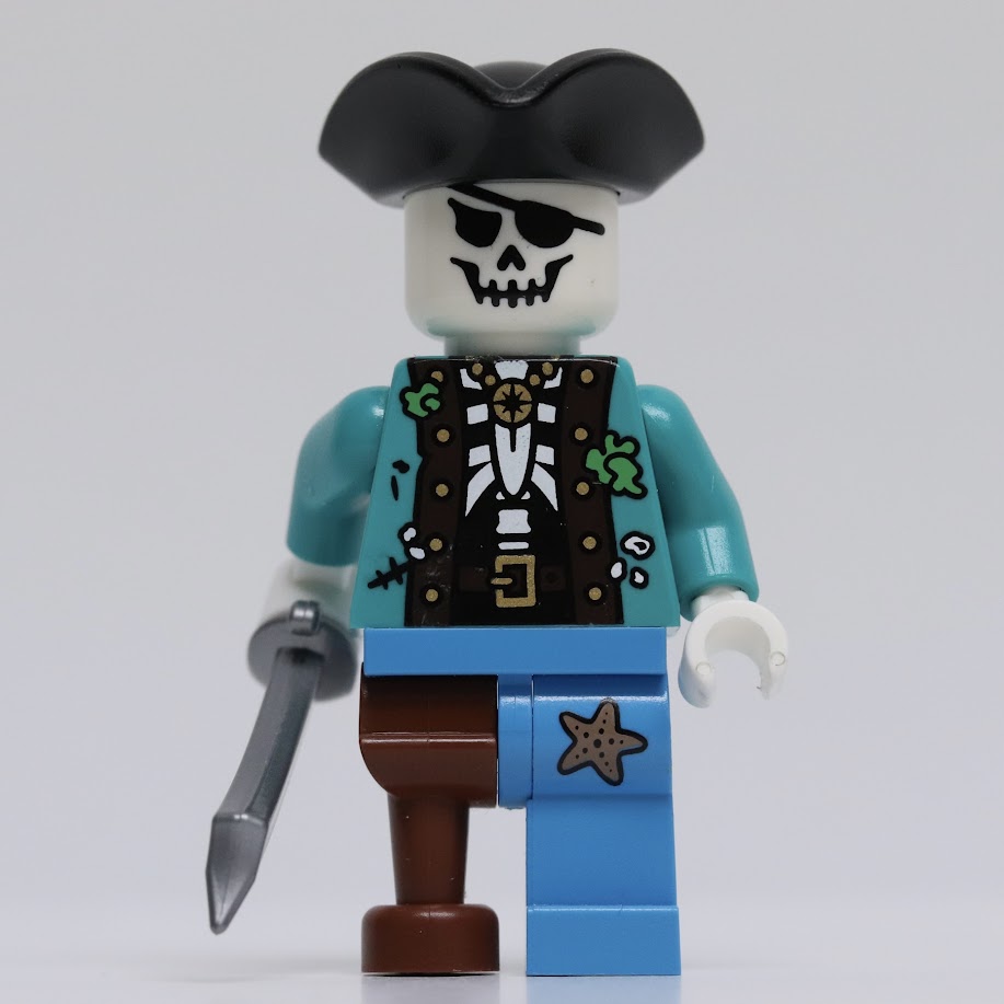 KTown Bricks Alchemy Skeleton Pirate 04